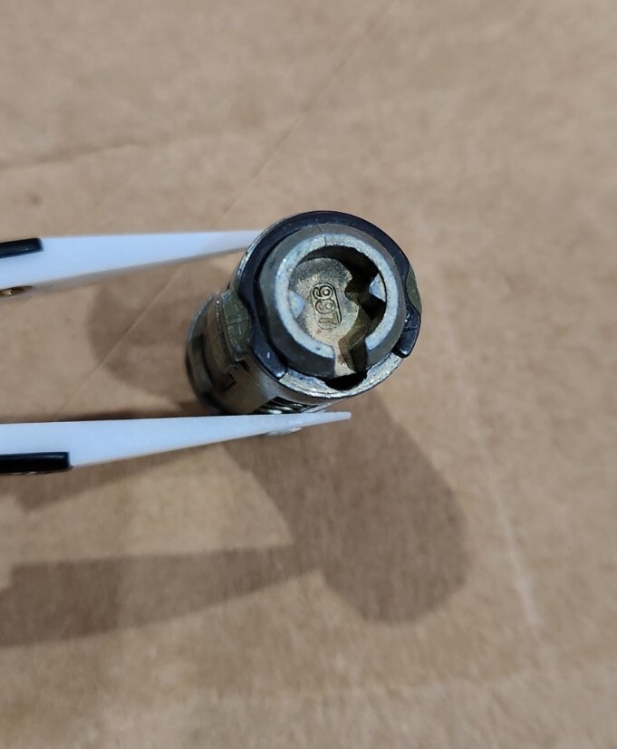 Kwikset Retaining Clip for knobs/levers ONLY - NEW OEM 84345