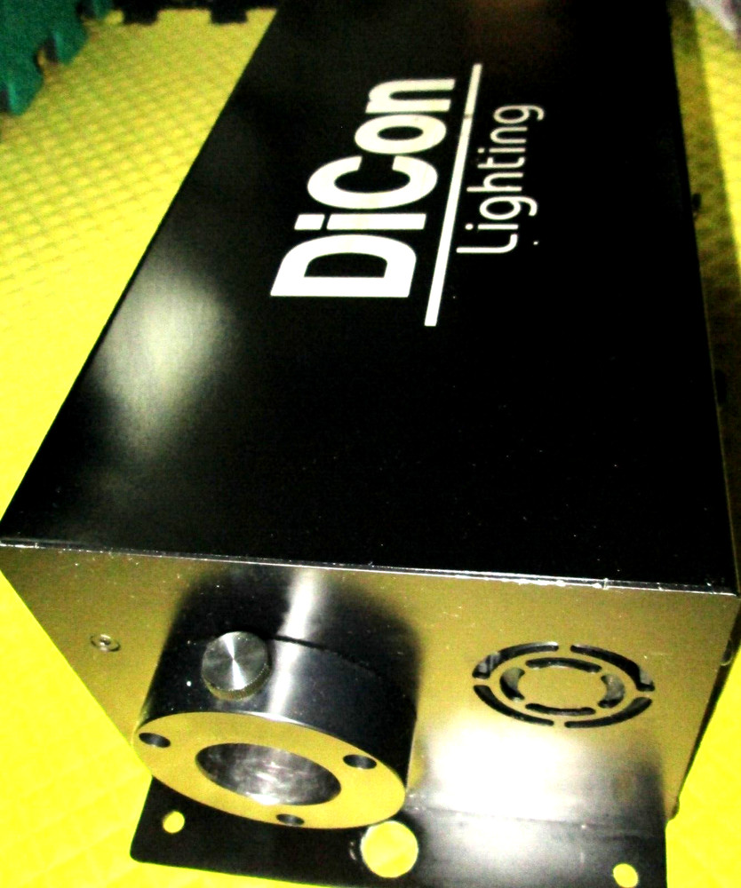 Dicon Fiber Illuminator 5200
