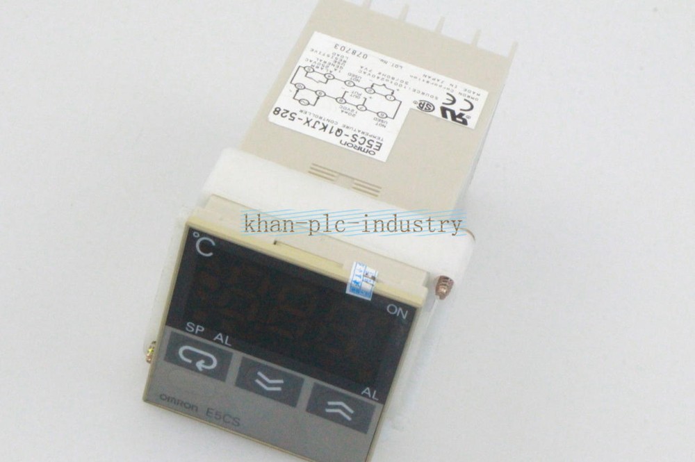 One Used OMRON E5CS-Q1KJX-528 Temperature Controller