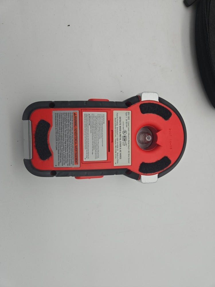 Black & Decker BDL190S Bullseye Auto Leveling Laser w/Stud Sensor + Storage Case