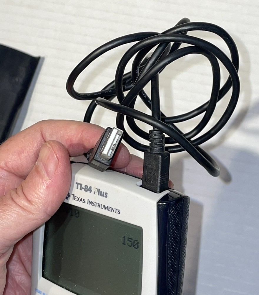 Texas Instruments TI-84 Plus Graphing Calculator w Cable TESTED WORKING