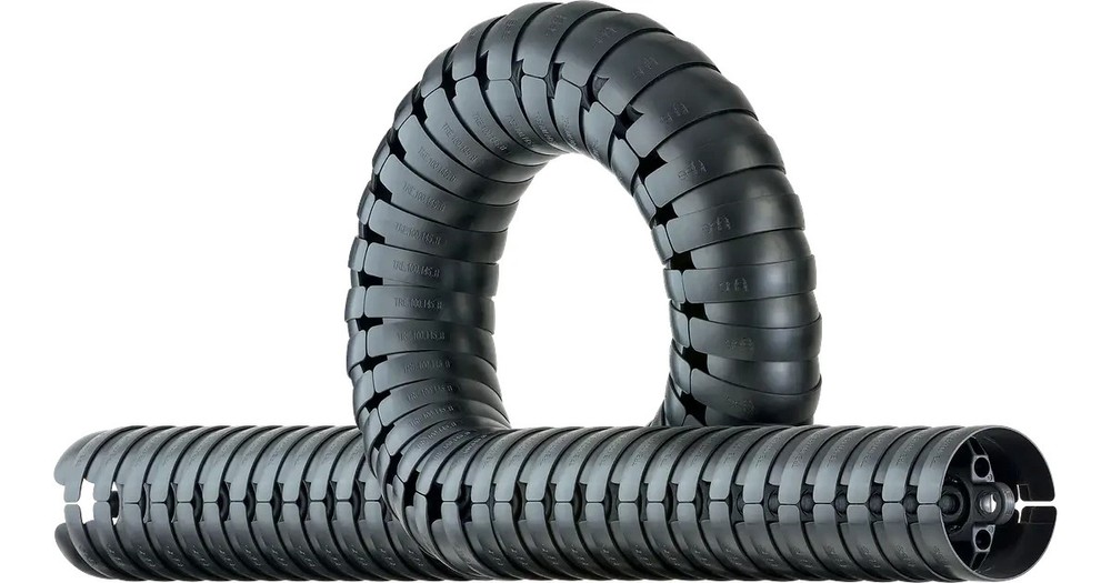 IGUS TriFlex Cable Management System for Universal Robots UR10e UR10