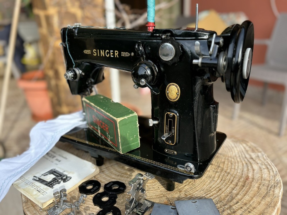 SINGER 306 sewing Machine