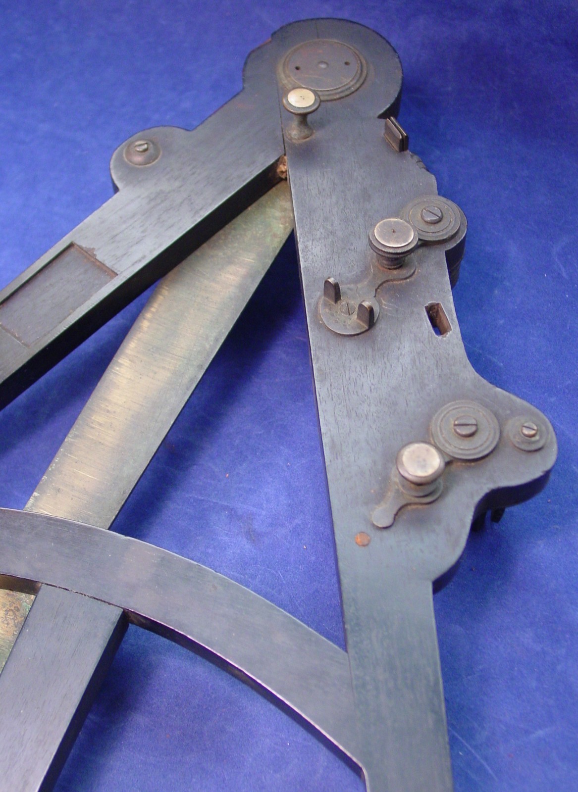 18th Century James Chapman Large 17" Marine Hadley's Quadrant Scroll Work on Arm