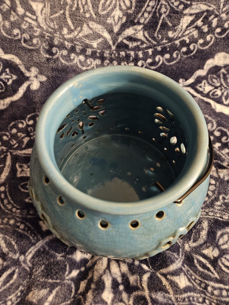 (GOOD CONDITION) Blue Ceramic Floral Accented Decorative Lantern