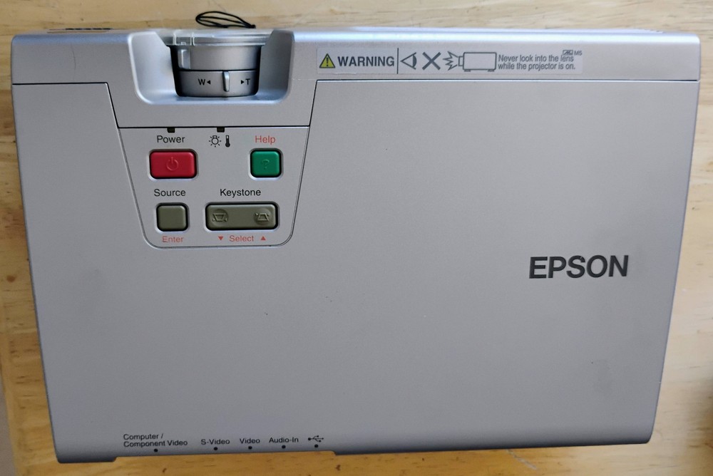 Epson multimedia projector PowerLite 720c