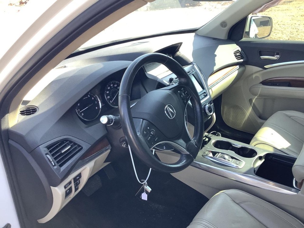 MDX 2017 Glove Box 4693162