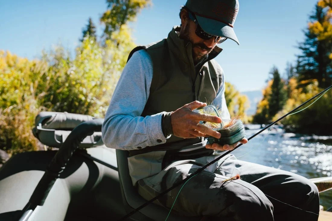 FISHPOND PREDATOR FLY PUCK WATERPROOF BOX FOR STREAMERS LARGE FLIES-SEE THROUGH