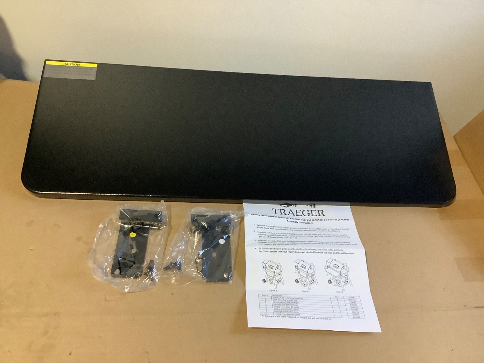 Traeger Pro 780 / Ironwood 885 Folding Front Shelf Accessory in Black