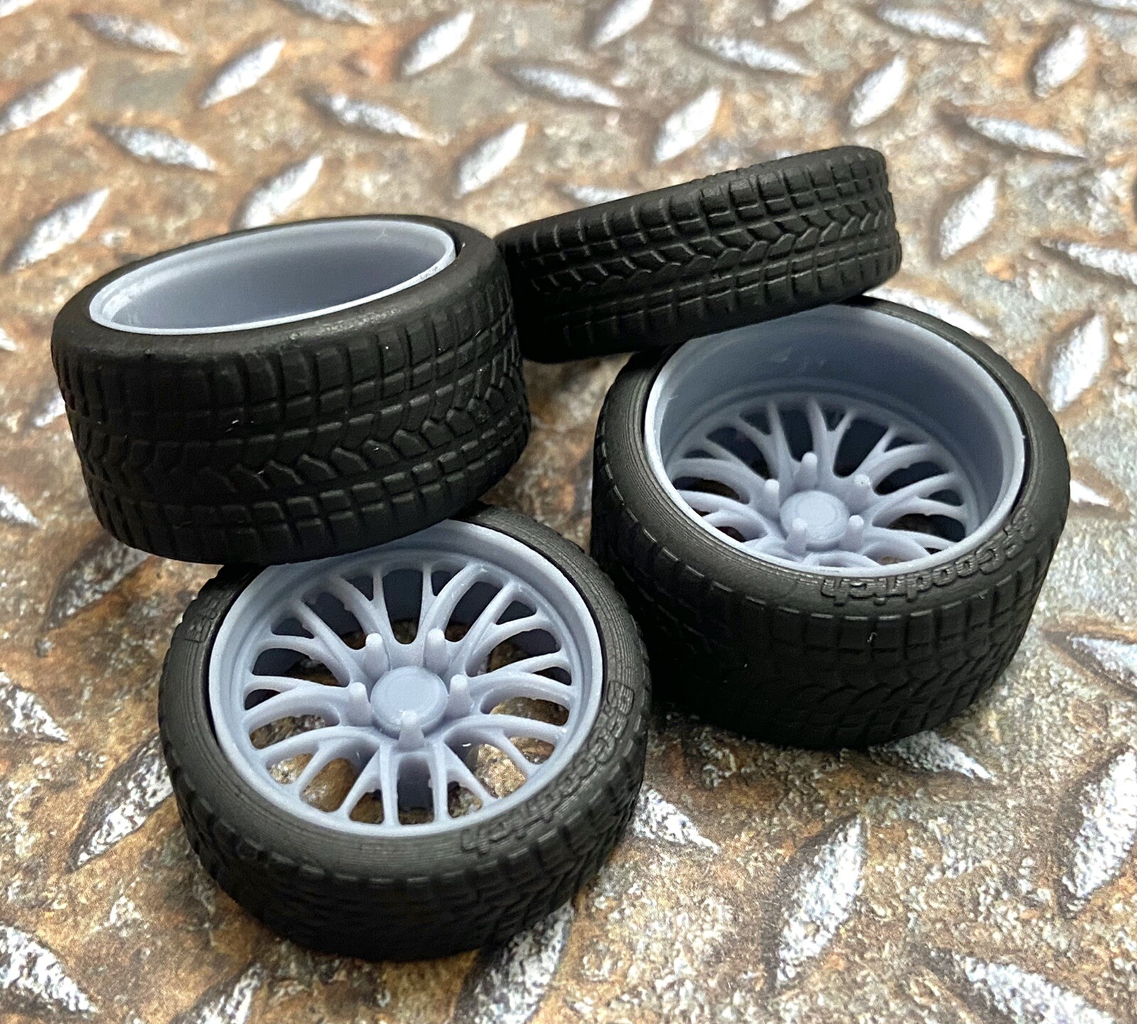 1/24 Scale: 21/20 Inch Weld S82 Wheels With Wide Rear Street Tires; Resin