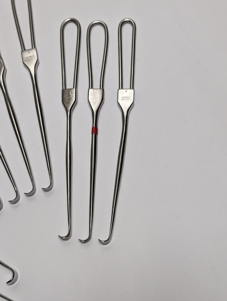 11 pcs. Assorted Retractor (USED).