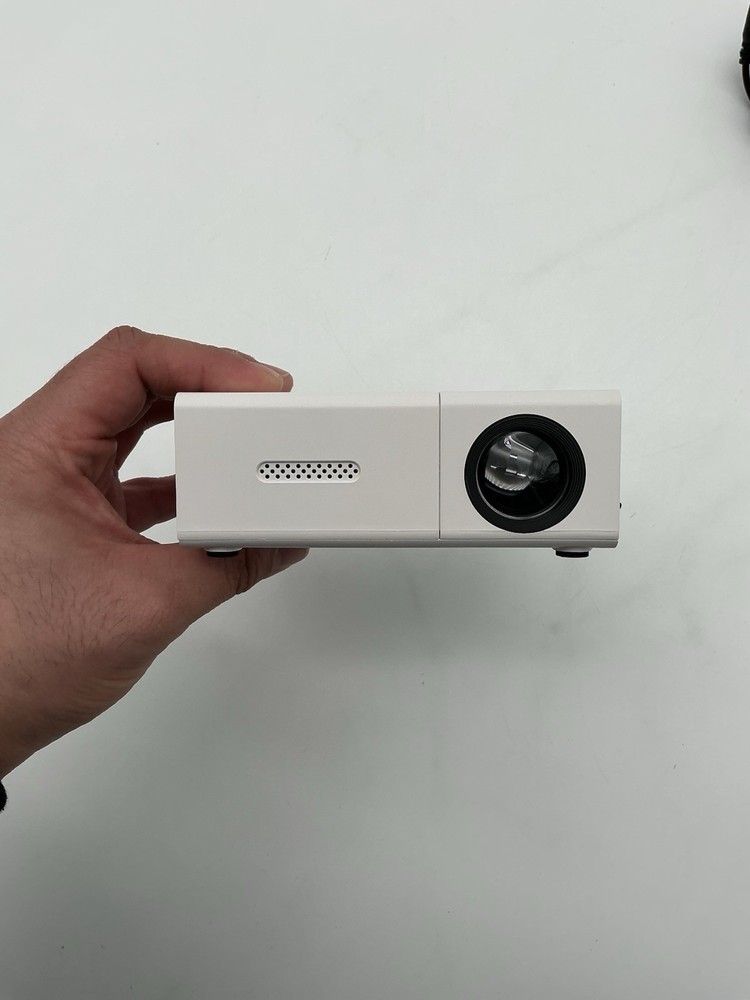 Portable Mini LED Projector Screen Mirroring WHITE (USED)