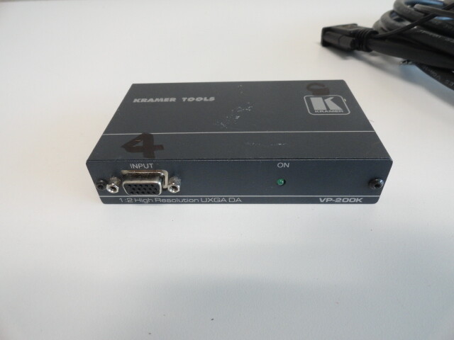 UU13: Kramer Electronics VP-200K 1:2 High Resolution UXGA Distribution Amplifier