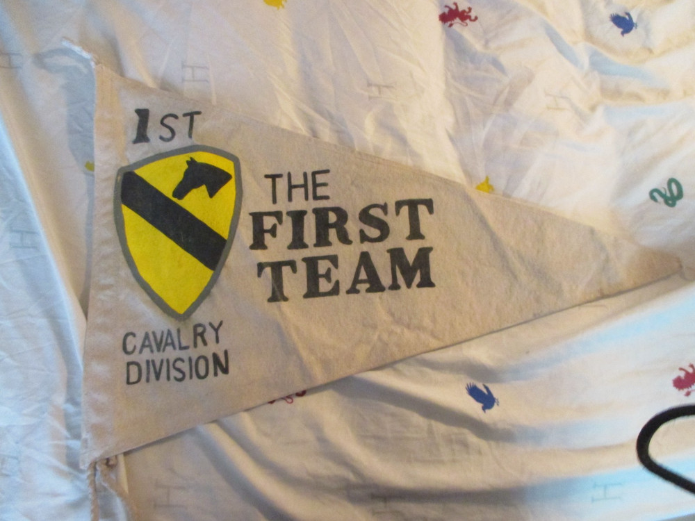 WWII MODERN 1ST CAVALRY DIVISION PENNET FLAG