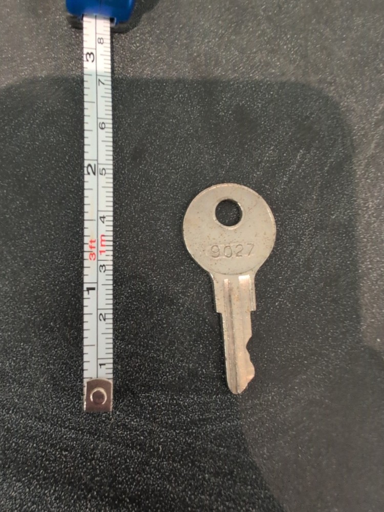 Vee Inc Key 9027