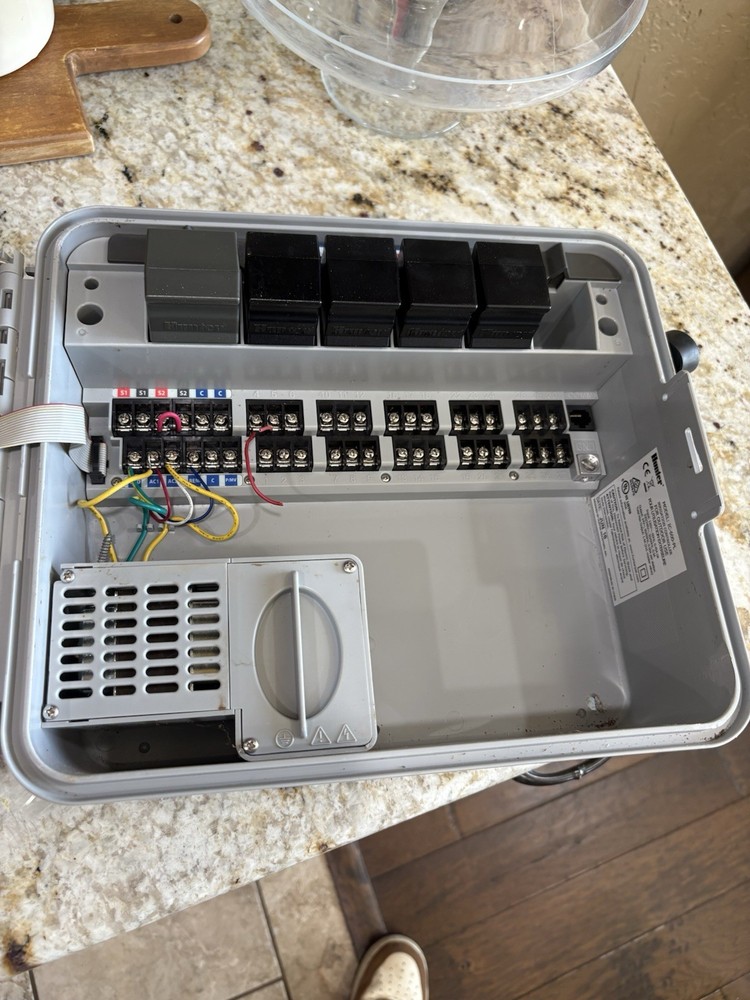 Hunter I-Core IC-600PL Sprinkler Irrigation Timer Controller 24-Station Zone #1