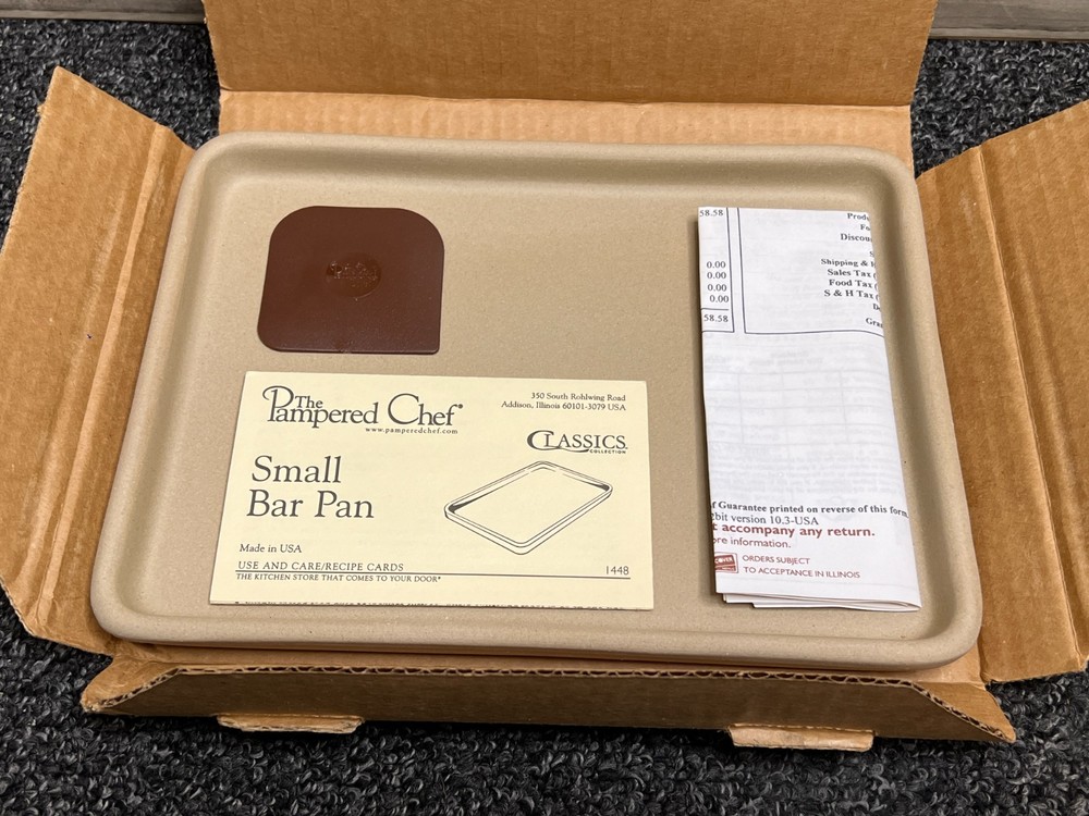 Pampered Chef Stoneware Rectangle Small Bar Pan Classics Collection 1448