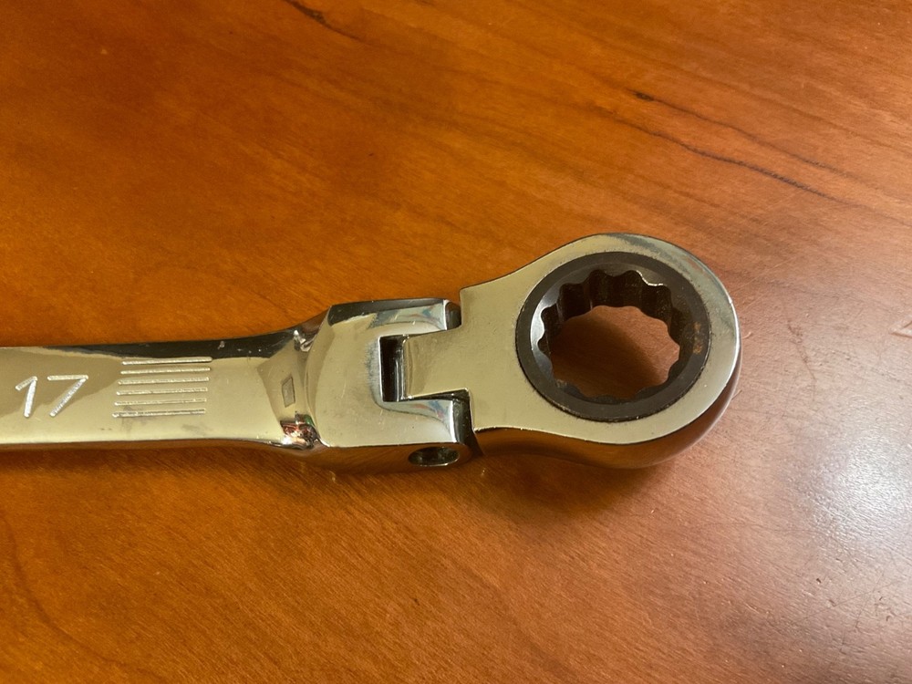 Flex-Head Ratcheting Wrench 17mm MasterForce