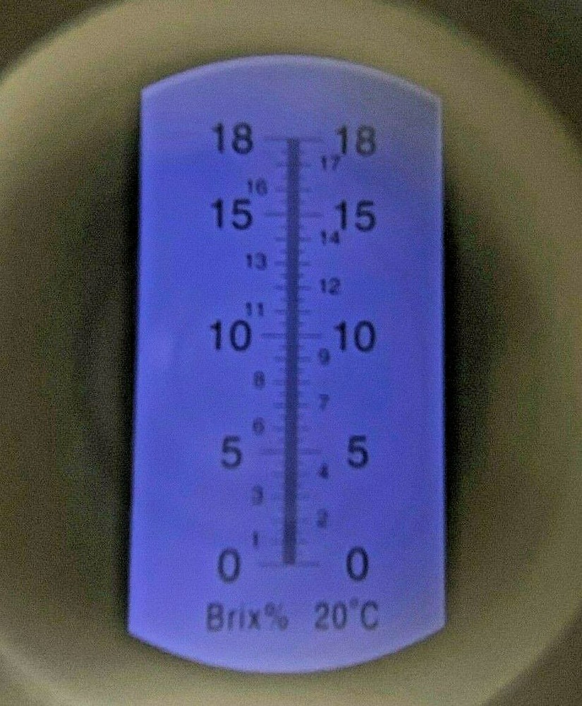 PORTABLE REFRACTOMETER, 0°- 18° RANGE, +/-0.2° ACCURACY, 1ML VOLUME