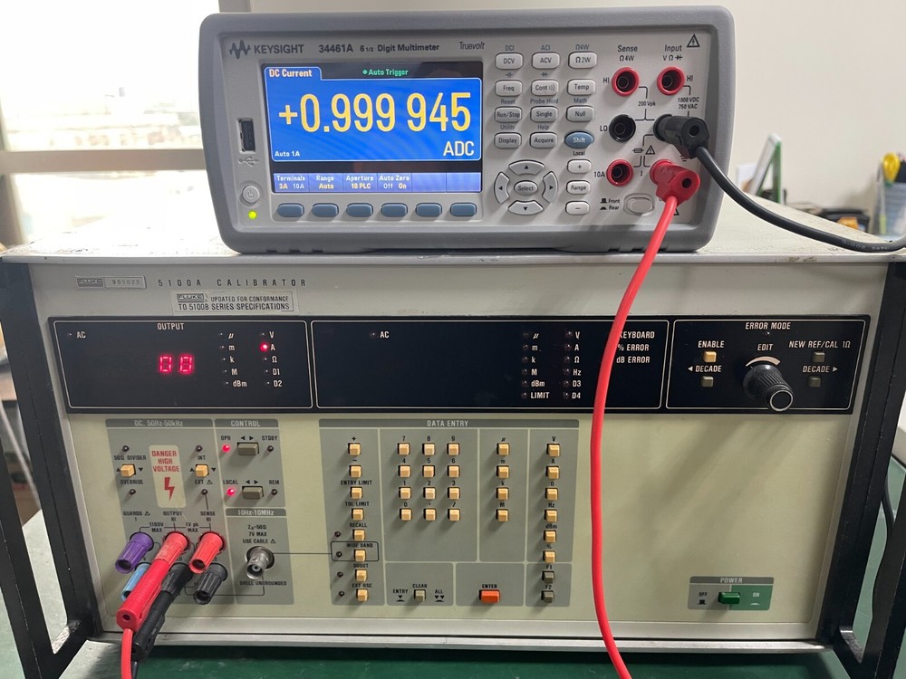 Fluke 5100A Calibrator (Front panel updated To 5100B Series Specifications)_5022