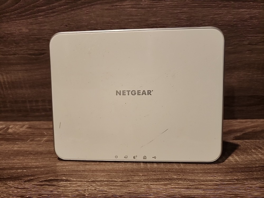 Netgear SecurityBaseStation Wireless Wi-Fi Router VMB3000 Hub UNIT ONLY
