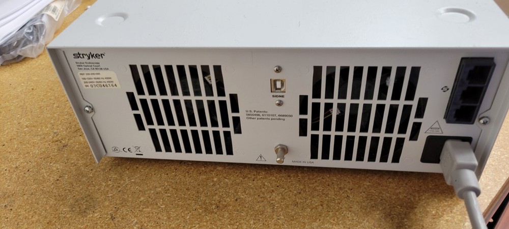 Stryker X-8000 Endoscopic Light Source Pictured Working Power Button Cracked