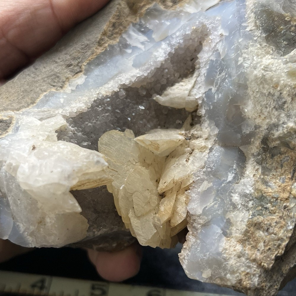 Sw Washington Quartz Agate Calcite Lapidary Rough Specimen