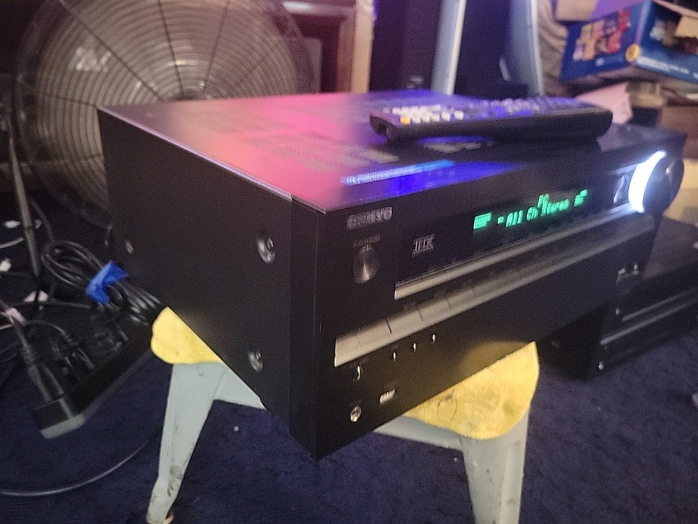 ONKYO AV RECEIVER MODEL TX-NR709