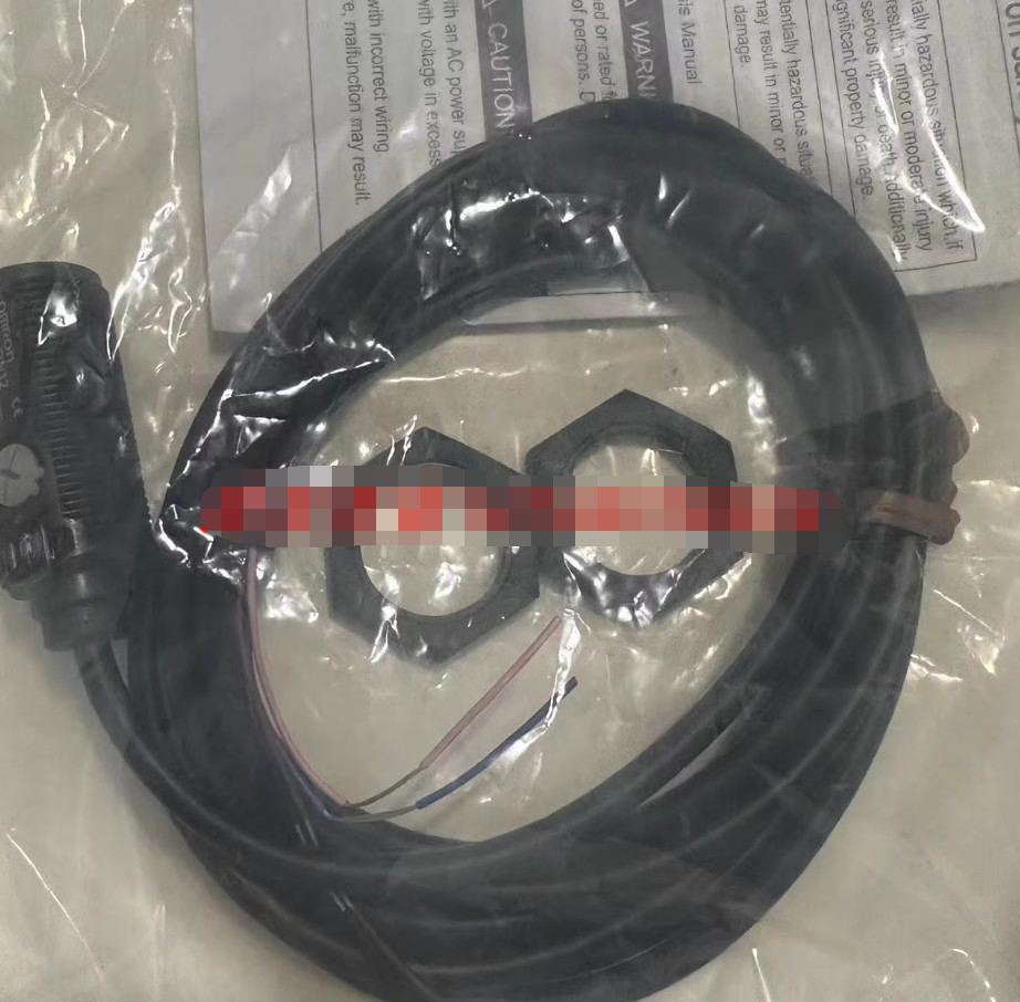 1PC New Omron Photoelectric sensor E3FA-DN12 2M #LL