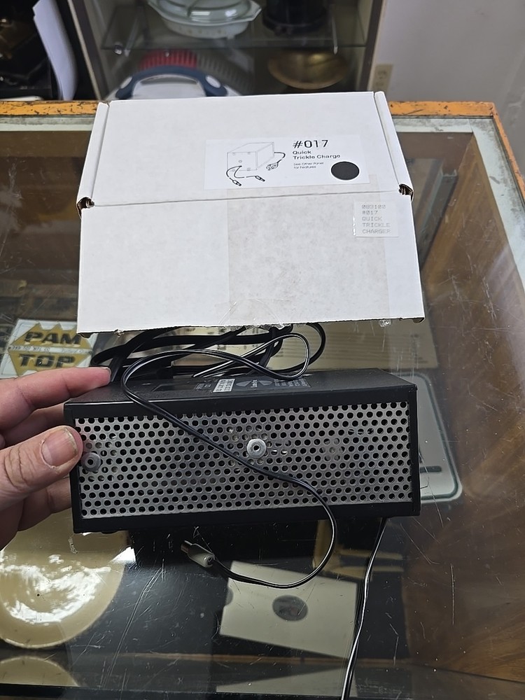 Lumedyne Quick Trickle Charger #017 New Open Box