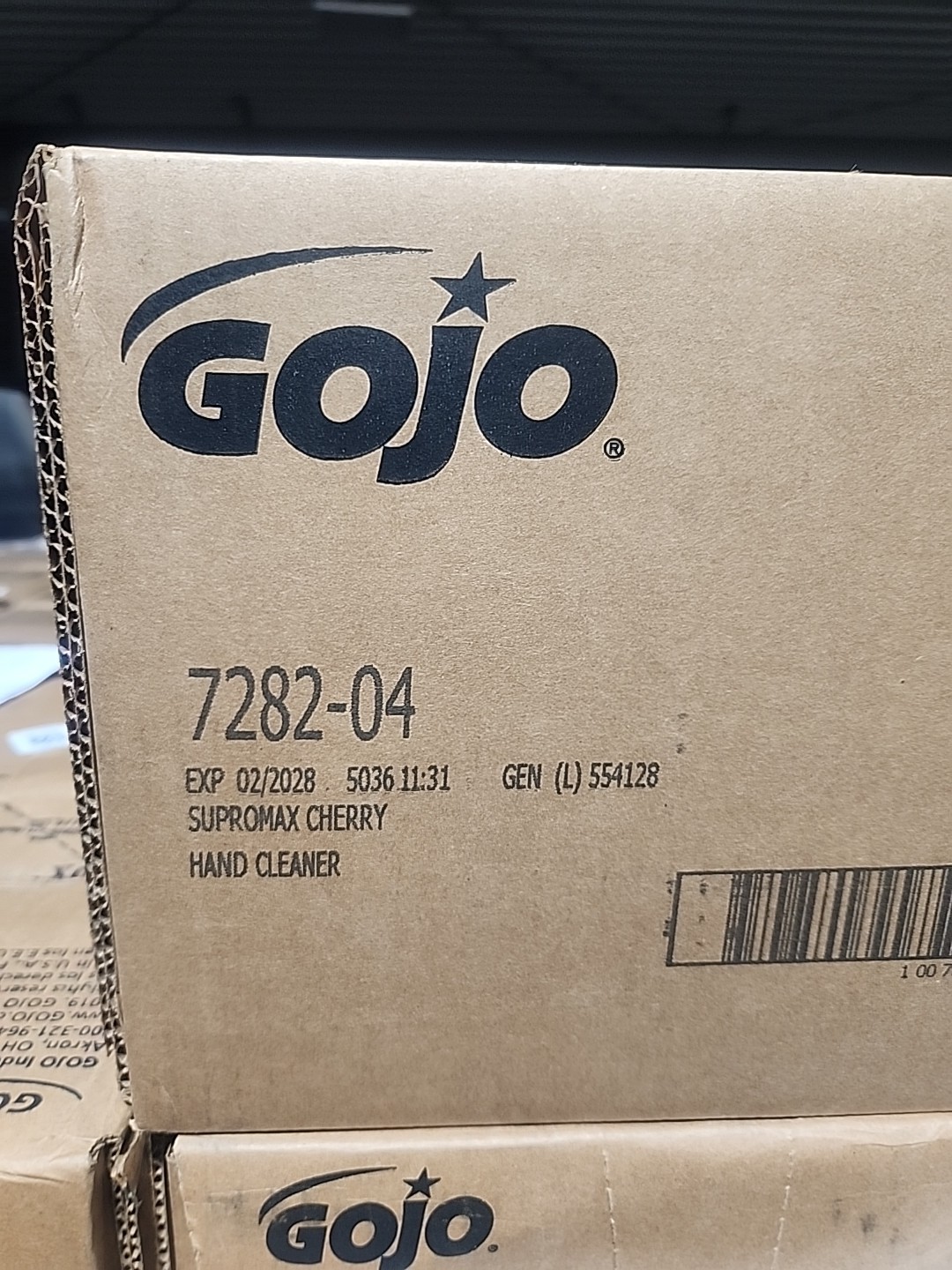 GOJO 7282-04 SUPRO MAX Cherry Hand Cleaner, Cherry , 2000 mL Refill-4 Pack