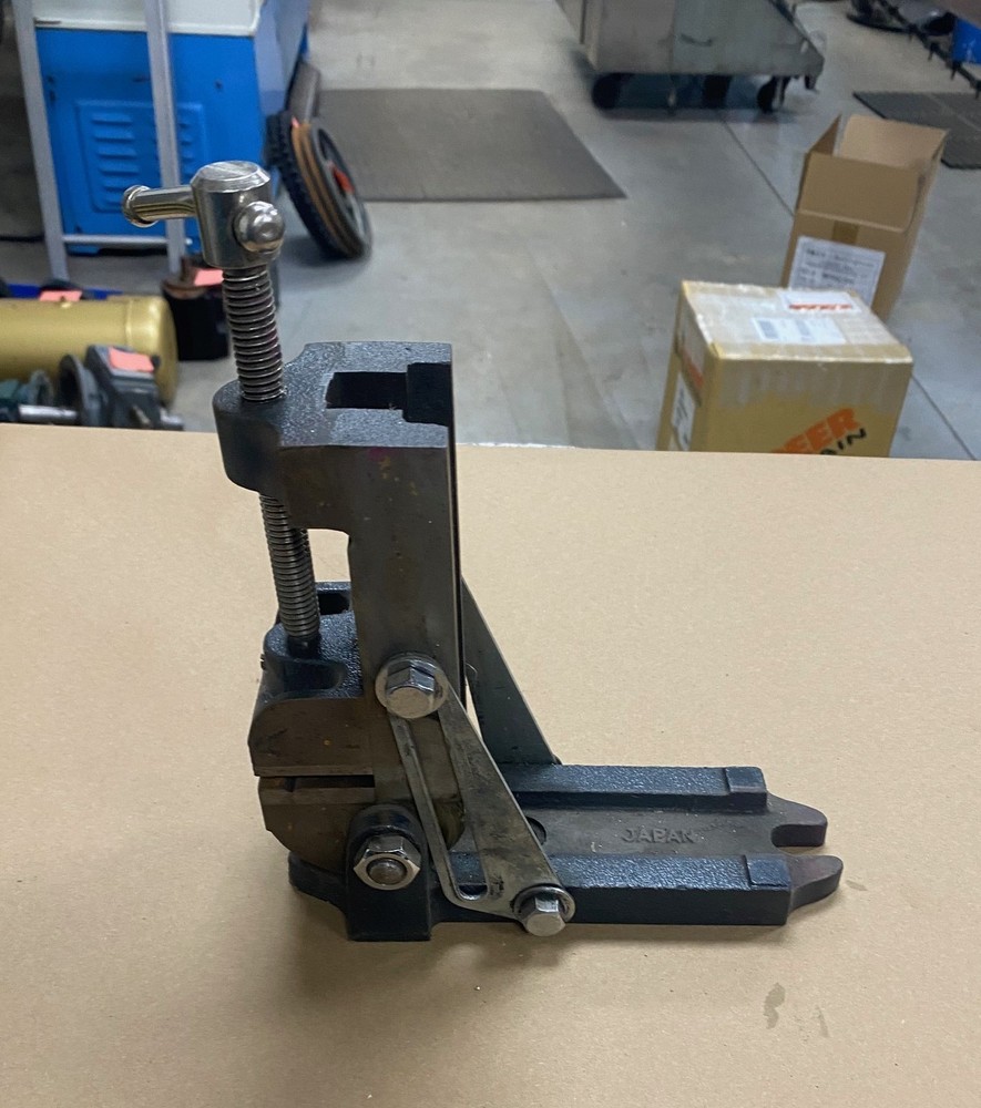 ERON 2-1/2" TILTING VISE