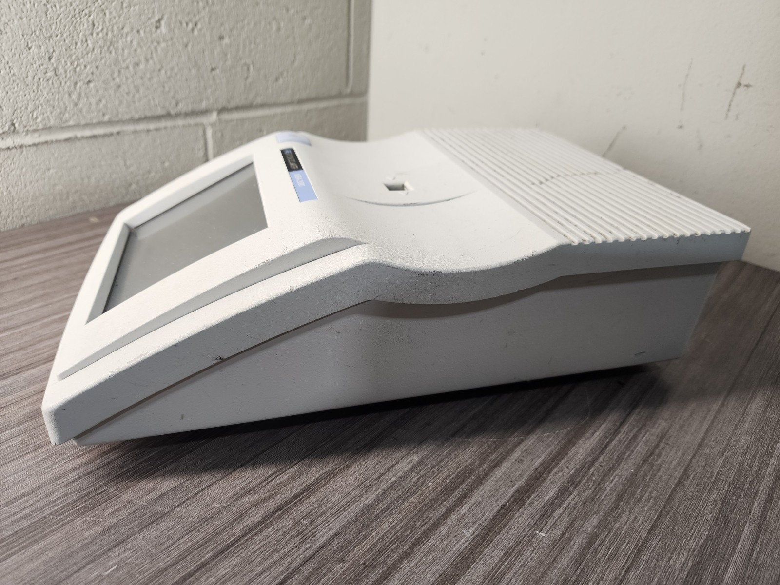 Perkin Elmer MBA 2000 UV/VIS Spectrometer N402-0050