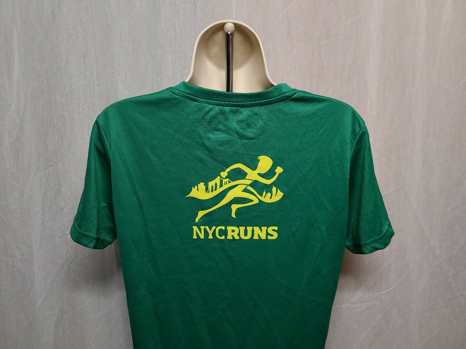 2019 NYC Runs Queens Half Marathon & 5K Womens Medium Green Jersey