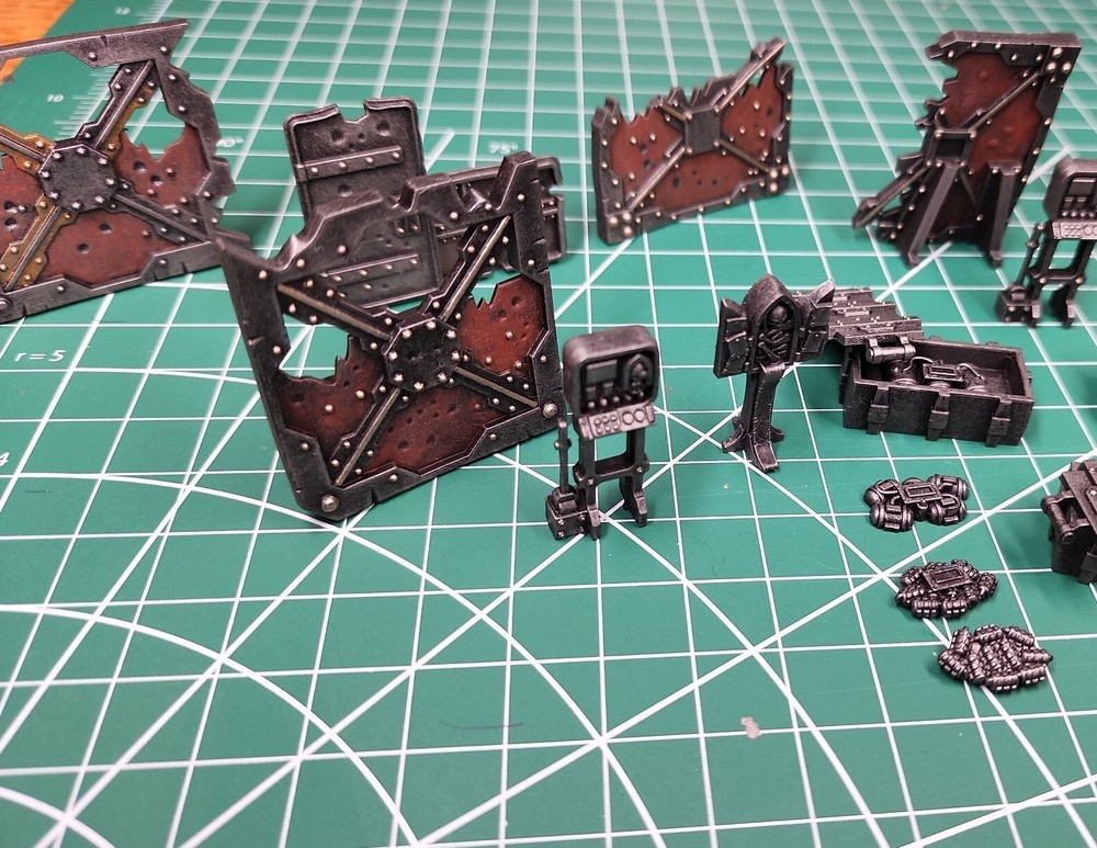 Warhammer 40K Terrain Bits. Barricades, Objective markers, Ammo cache kill team