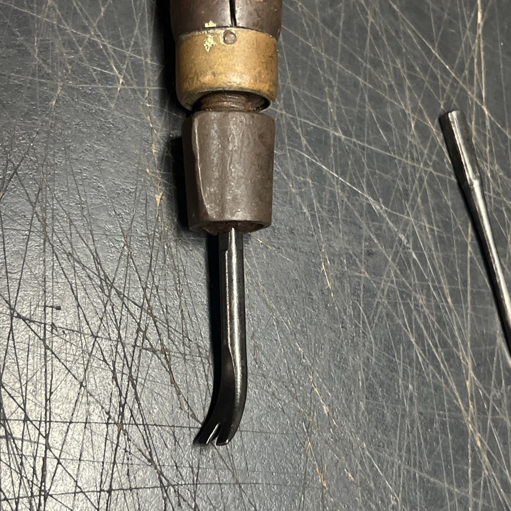 Vintage Multi Nesting Tool Screwdriver w/5 Bits Chisel Prybar Nail Puller Punch