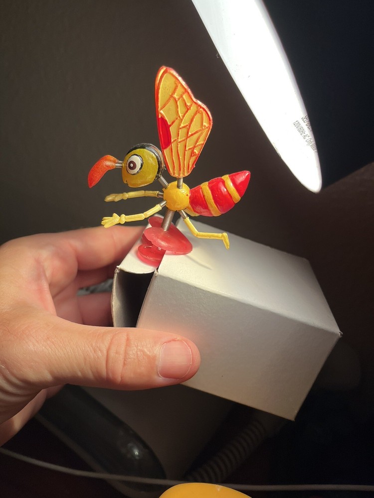 Floating Bug Clip On