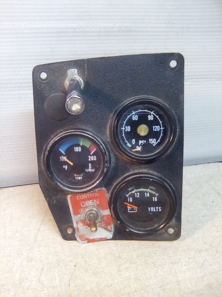 Mack RD600 Dashboard Gauge Cluster