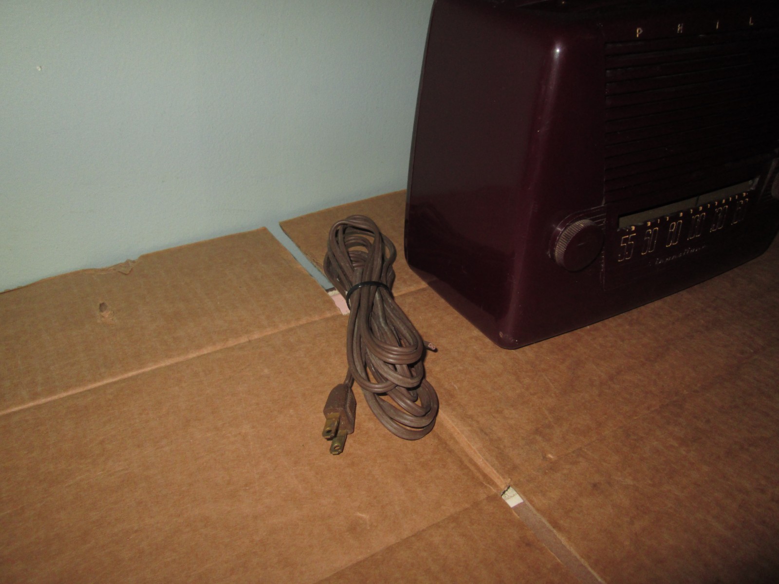 Philco Transitone 49-602 Vintage AM 5 Tube Radio Burgandy Brown