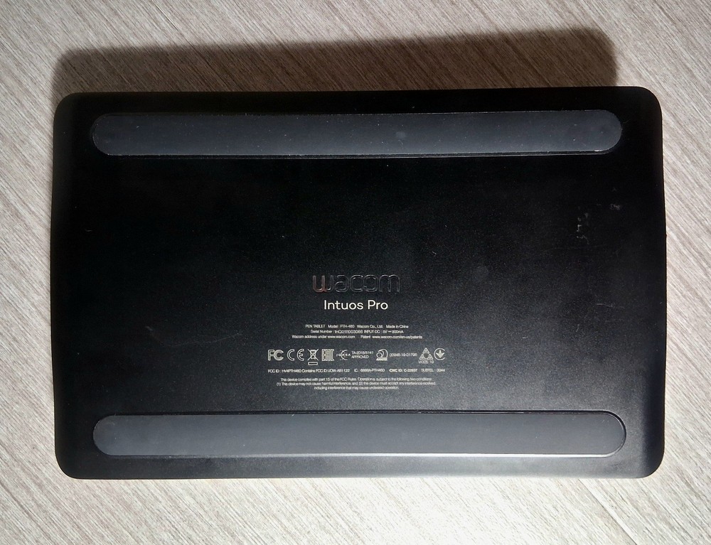 Wacom Intuos Graphics Drawing Tablet