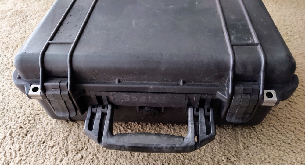 BLACK HARDSHELL DURABLE WATERPROOF CRUSHPROOF PLASTIC STORAGE CASE