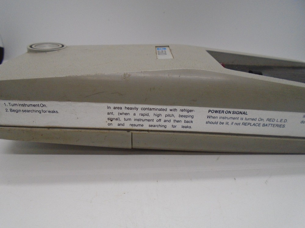 TIF 5500 Pump Style Automatic Halogen Leak Detector w/Case