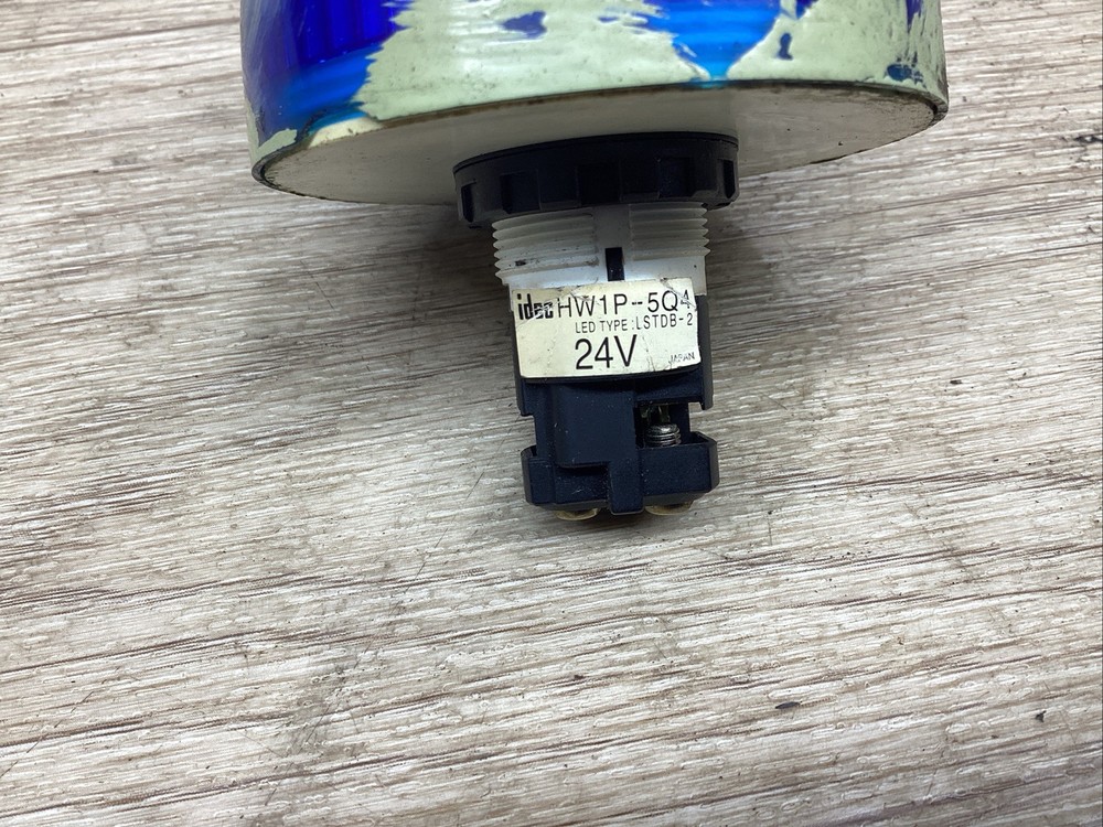IDEC INDICATOR BLUE LIGHT HW1P-5Q4 #821M15