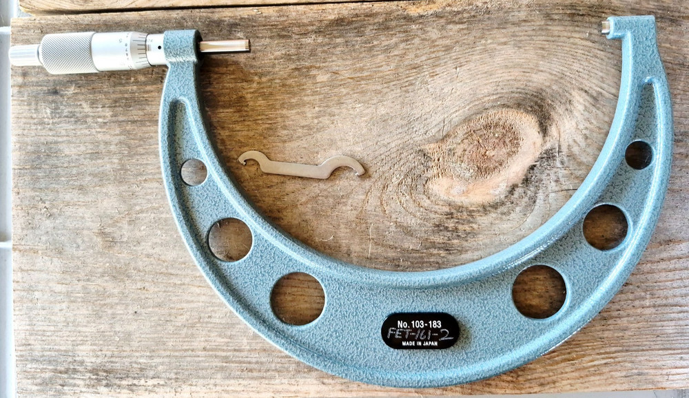 Mitutoyo 103-183 Micrometer 6-7" .001" With Case