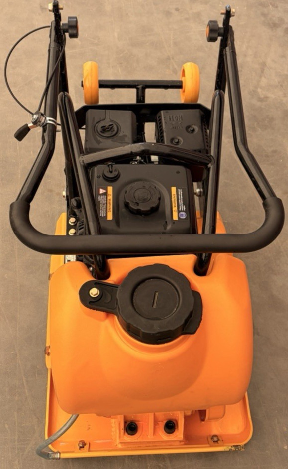 Walk Behind Road Plate Compactor 7.0HP Gas Engine Vibratory Tamper 20"x14" C90T