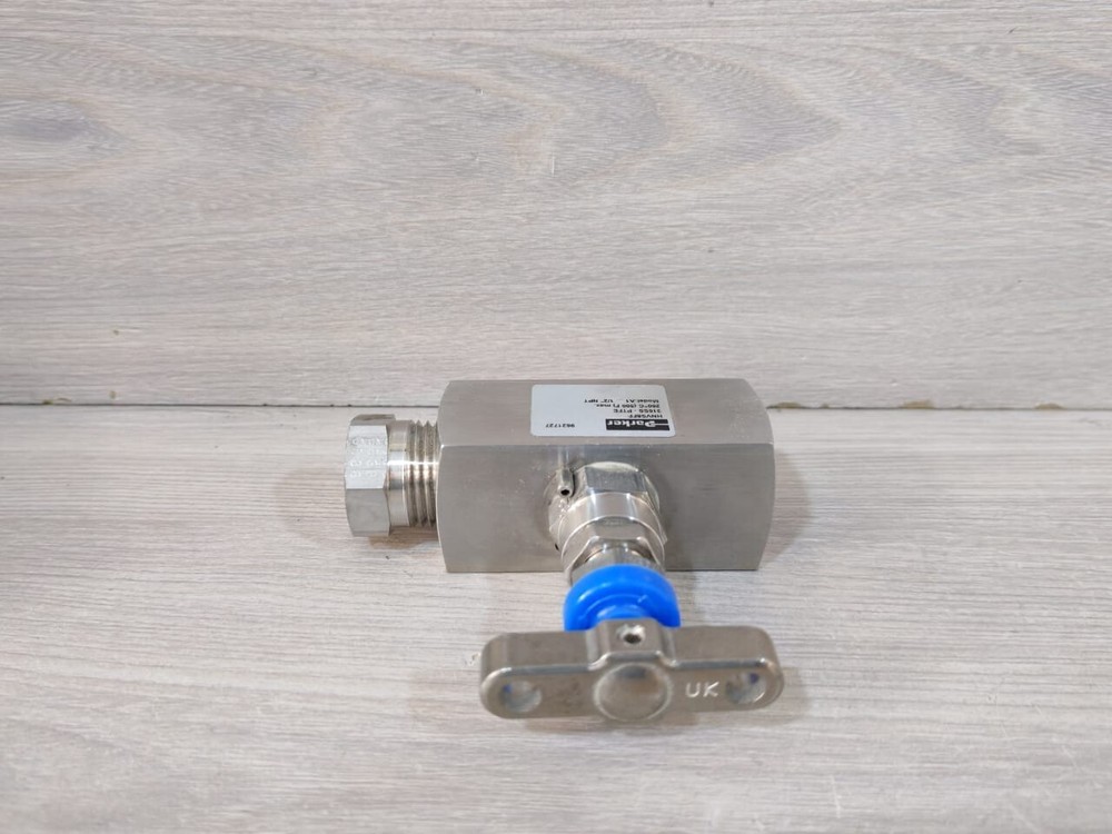 PARKER HNVS8FF NEEDLE PATTERN AND HAND VALVES