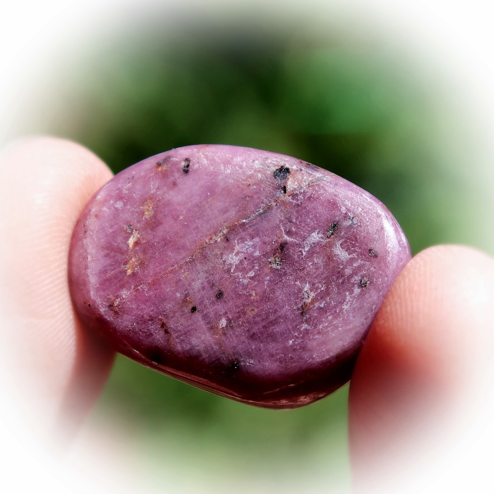 Tumbled Stone: Ruby, Red Corundum from India (RUB610)