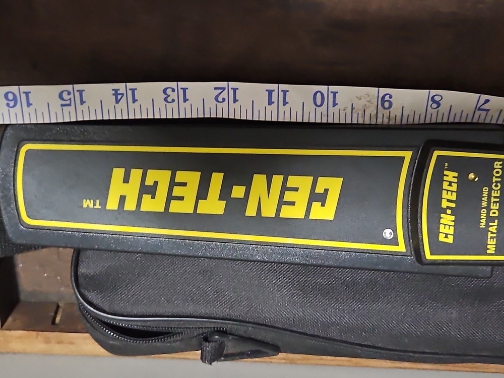 Cen-Tech 94138 Hand Wand Security Metal Detector