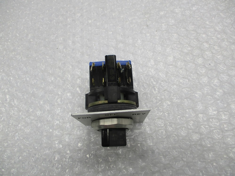 INDUSTRIAL SPARE PTCL-9522 SELECTOR SWITCH NSNP
