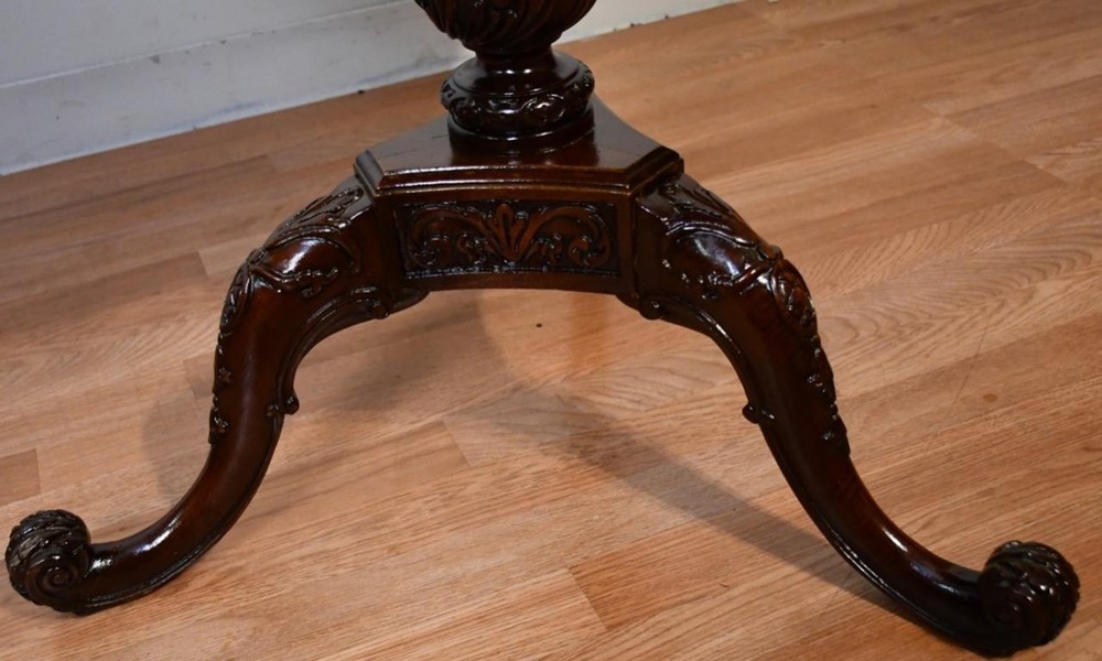 1930s English Chippendale Mahogany Side accent table / end table
